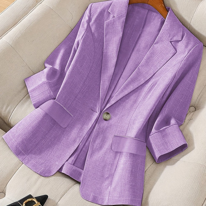 White tailored business casual blazer. Women's cropped jacket with 3/4 sleeves, versatile for modern fashion.