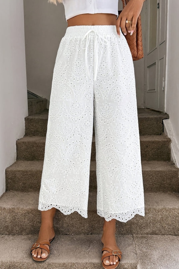 Comfortable women's capri bohemian pants, stylish casual bottoms for summer vacations and beach travel.