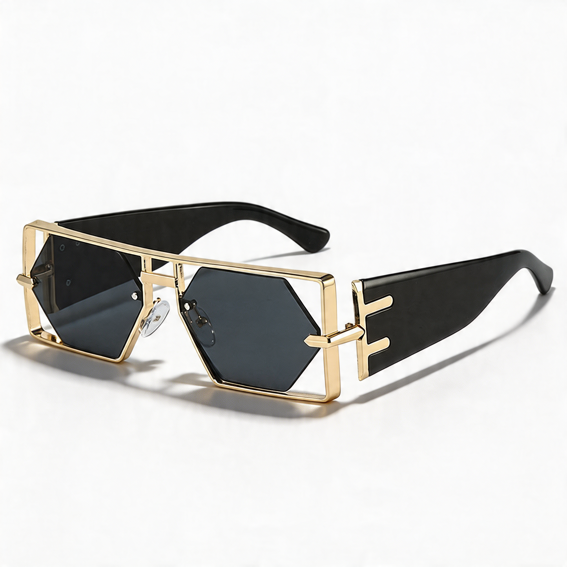Glamorous women's aviator sunglasses, featuring a bold gold frame for superior UV protection and style.