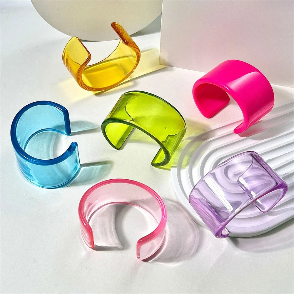 Women's bold chunky acrylic cuff bangle bracelet, statement fashion jewelry.