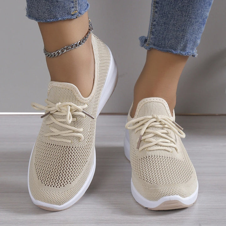 Casual women's breathable wedge sneakers with a comfortable platform sole for everyday fashion.