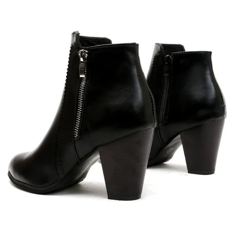 Winter-ready Callista women's zip ankle boots. Comfortable, stylish, and orthopedic for elegant everyday wear.