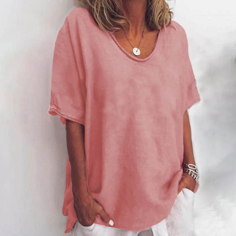 Women's casual loose-fit t-shirt in white, perfect for summer fashion and everyday comfort.