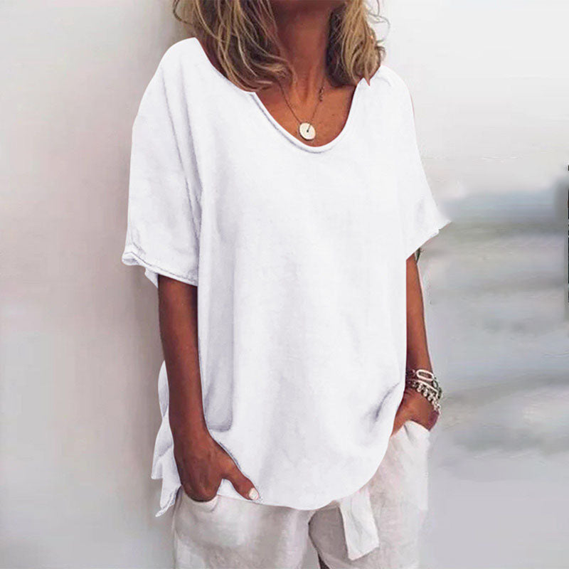 Oversized women's comfy short-sleeve tee with a round neck, ideal for a relaxed summer style.