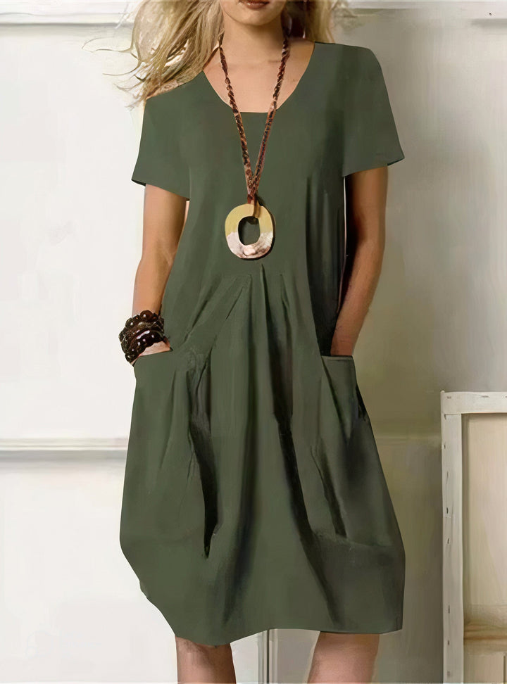 Women's casual relaxed fit dress in versatile style, perfect for everyday wear. Comfortable and chic.