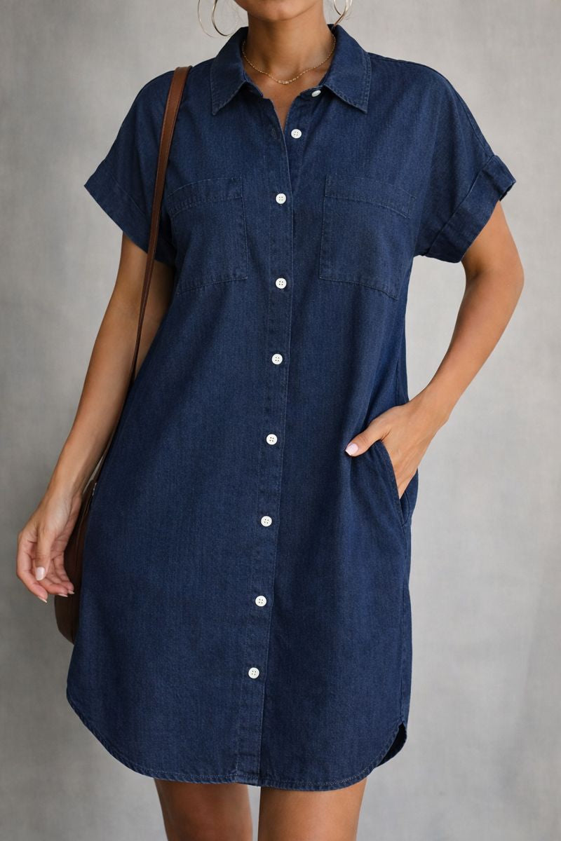 Ladies' comfortable casual dress featuring short sleeves & a relaxed fit, great for versatile summer fashion.