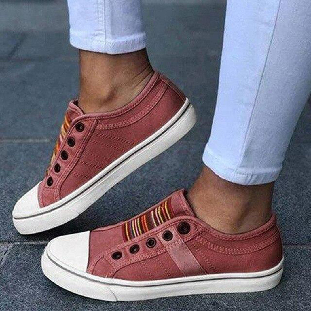Modern women's casual trainers. Super lightweight & comfortable for long walks and daily wear.