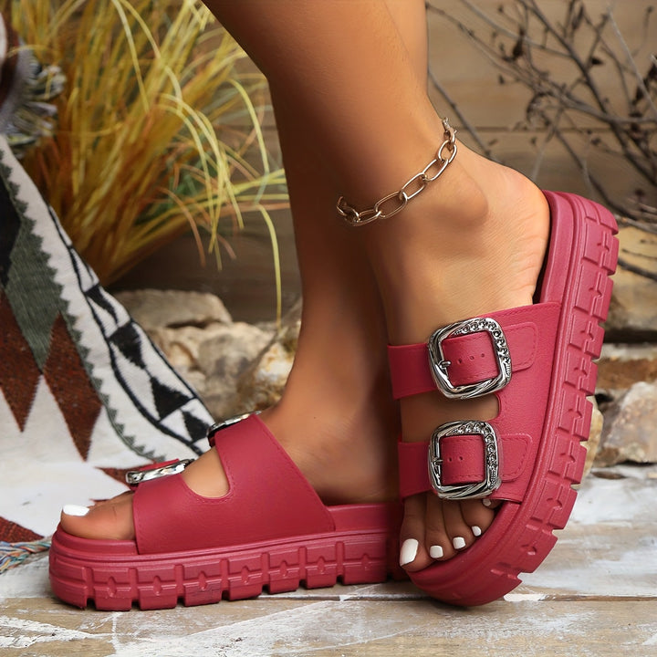 Chic women's summer sandals, designed for ultimate comfort and versatile fashion.
