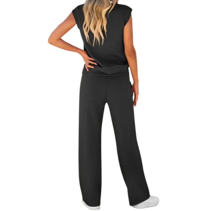 Women's relaxed fit casual lounge set in soft fabric for summer. Comfortable matching top and shorts.