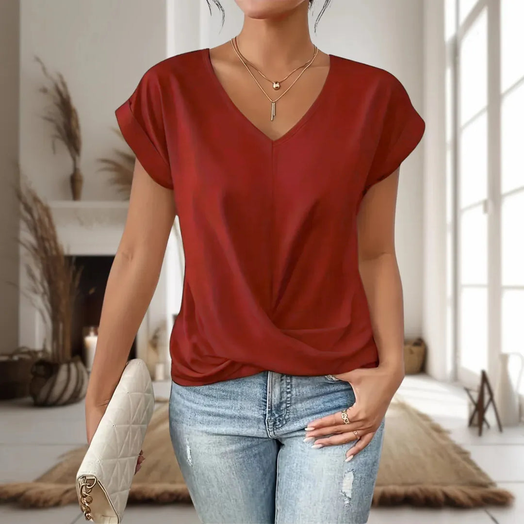 Versatile women's short sleeve t-shirt, a casual sweetheart neck top for everyday comfort and style.