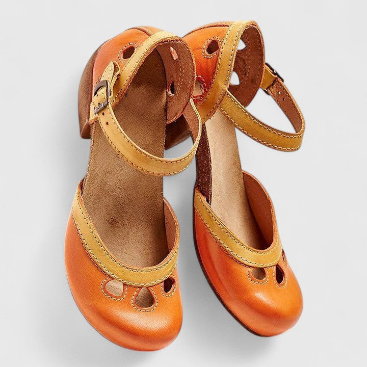 Breathable women's open-toe sandals, ideal for comfortable daily walking and relaxed summer footwear.