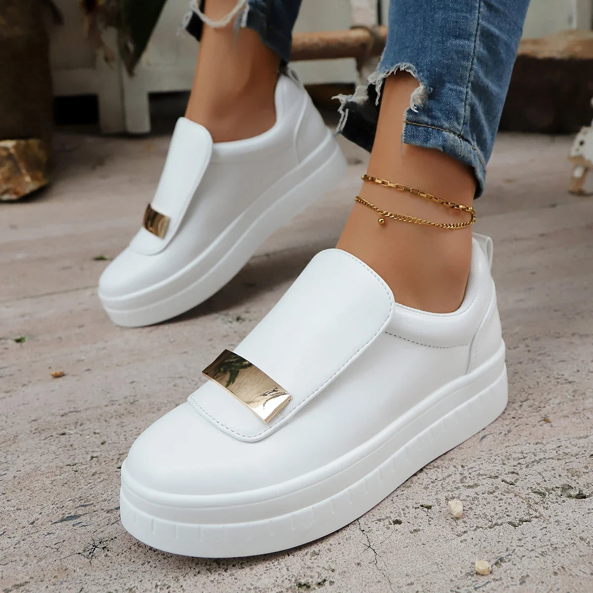 Elevated Celina Rise women's platform sneakers, comfort, shock absorption, sleek design.