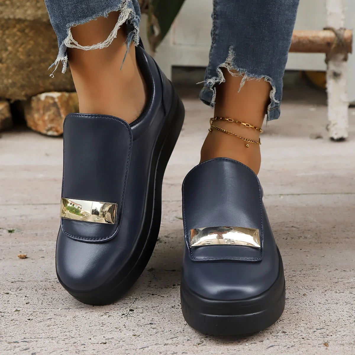 Celina Rise comfort platform sneakers for women, modern, stylish, with subtle gold accents.