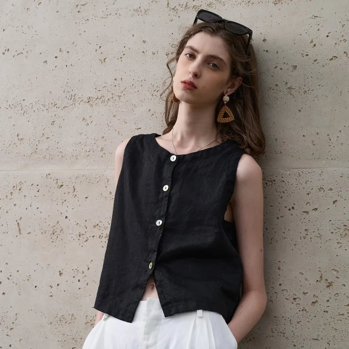 Versatile women's asymmetric crop top with a comfortable crew neck. Ideal for summer fashion & casual outfits.