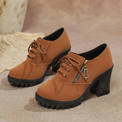 Lace-up block heel boots for women, orthopedic comfort, cushioned soles, ideal for everyday wear.