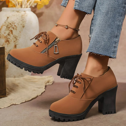 Women's comfortable block heel boots, orthopedic support & cushioned soles, perfect for stylish fall/winter outfits.