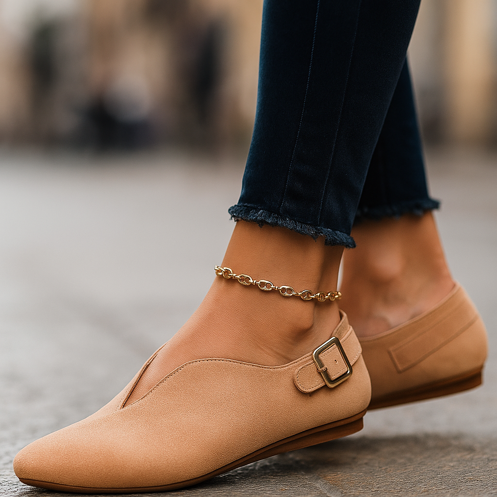 Chic women's flats featuring a sophisticated buckle. Experience all-day comfort with these stylish slip-on loafers.