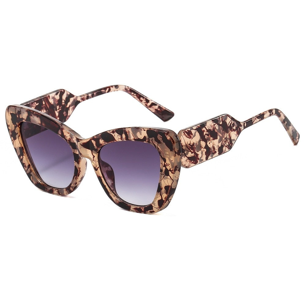 Chic women's cat eye sunglasses with UV400 protection & polarized lenses, a trendy fashion eyewear.