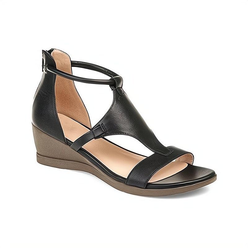 Chic women's walking sandals, providing comfortable flat support for all-day wear and casual summer outings.