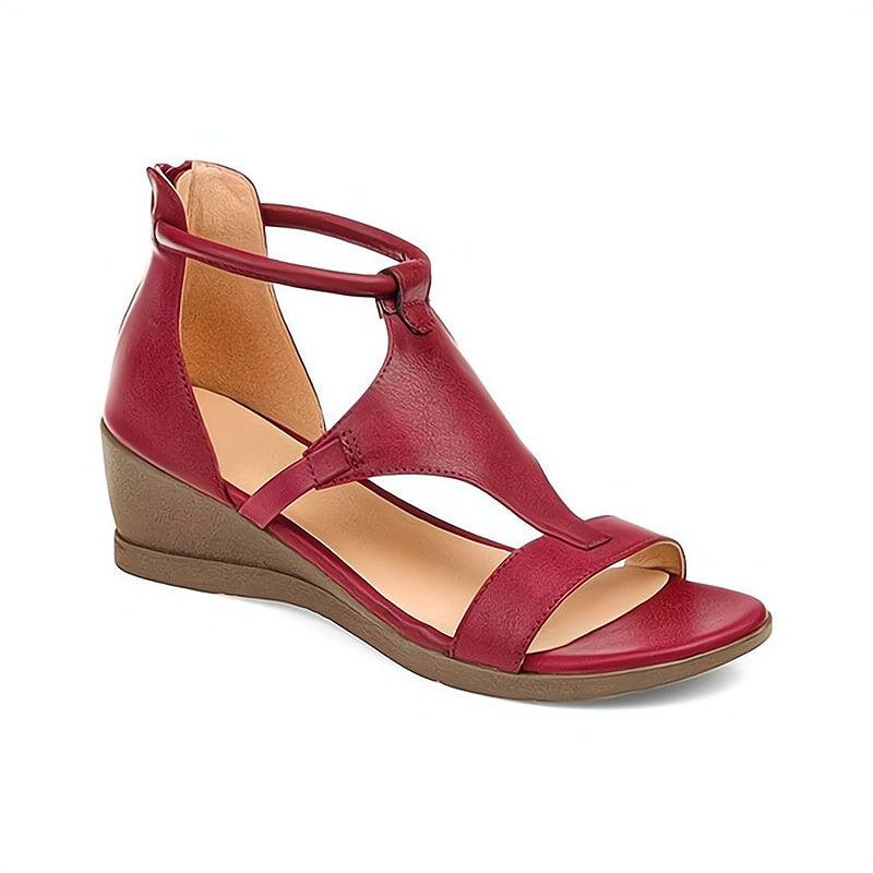 Everyday women's flat sandals, combining comfort and chic style for casual summer and vacation footwear.