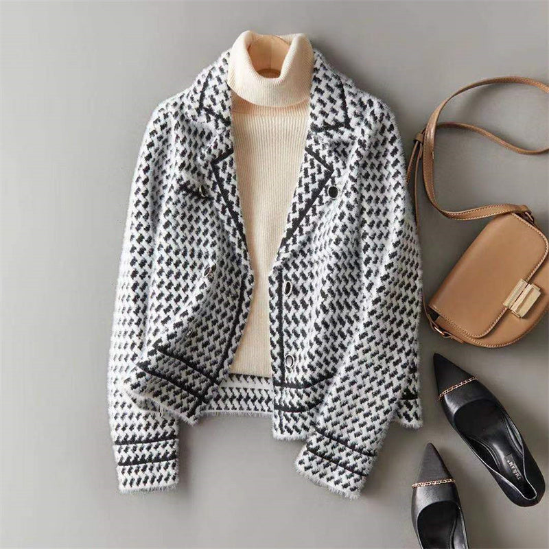 Sophisticated women's houndstooth knit jacket, tailored & elegant outerwear for any occasion.