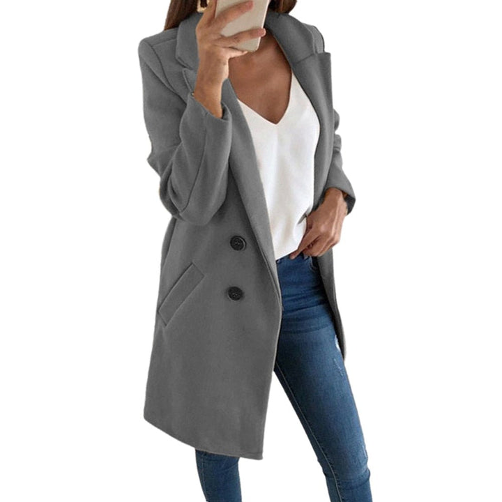 Elegant women's long blazer jacket, a sophisticated fashion statement for any occasion.