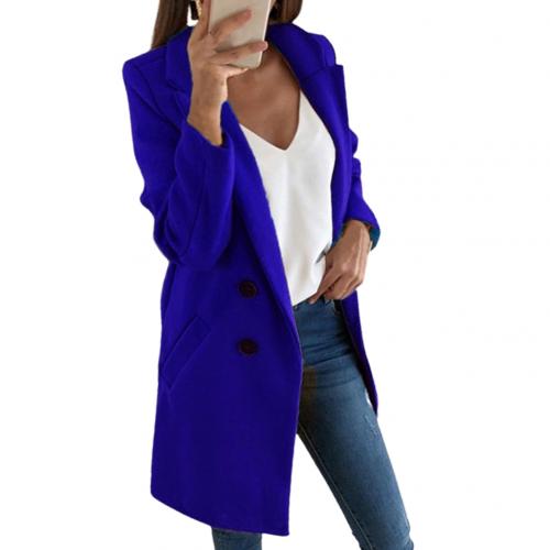 Comfortable women's long blazer coat, ideal for fall & winter, blending chic style with warmth.