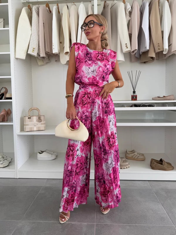 Comfortable & versatile women's sleeveless top & wide leg pants matching set, perfect for warm weather style.