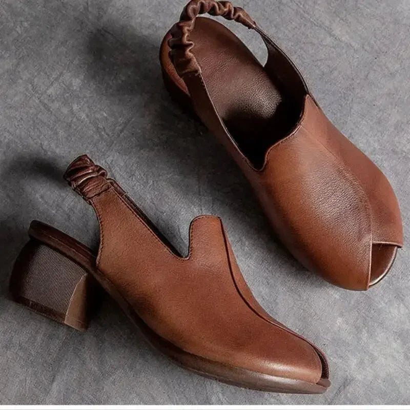 Chic women's block heel shoes with slingback strap, ideal for sophisticated daily wear.