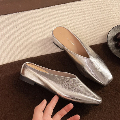Comfortable and chic women's slip-on flats, perfect everyday footwear for elegant daily fashion.