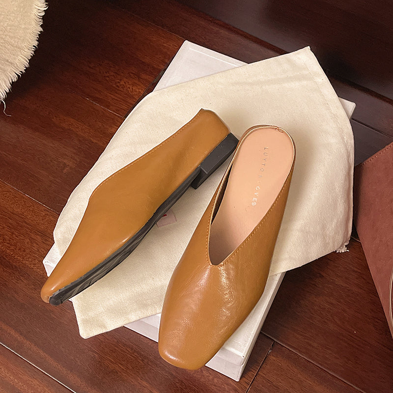 Comfortable women's slip-on flats, ideal for daily wear and a chic, elegant look.