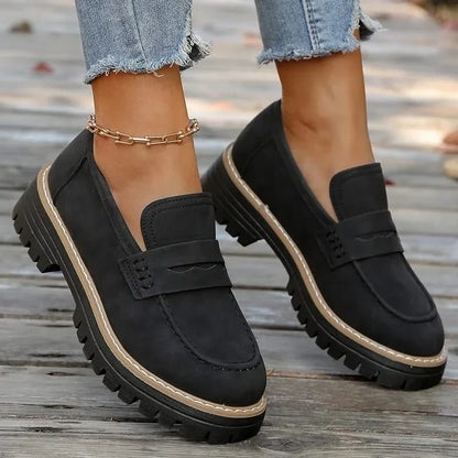 Casual women's chunky platform loafers, easy slip-on style for trendy everyday comfort.