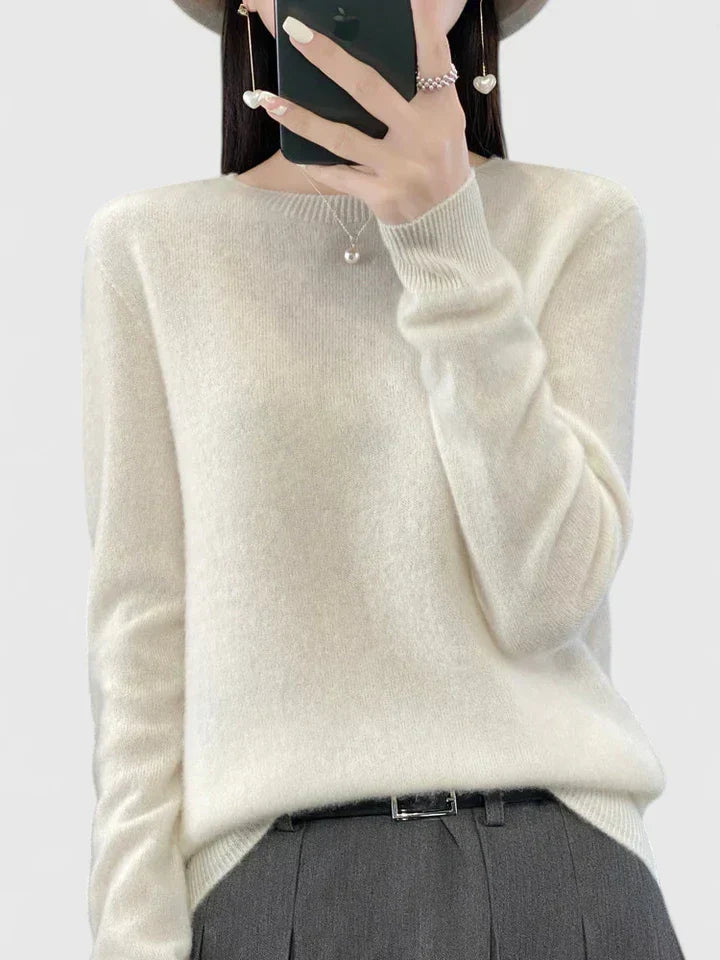 Autumn cozy women's long sleeve round neck sweater, perfect for crisp fall days.