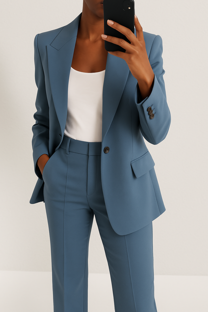 Tailored Blazer for Women: Classic, modern fit blazer, perfect for professional or elegant outfits.