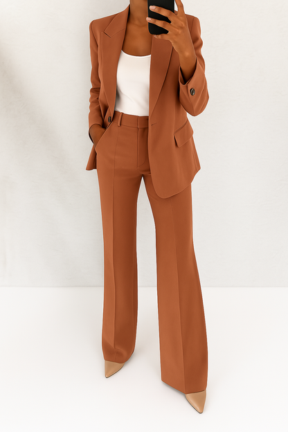 Women's Formal Attire Set: A complete tailored blazer and pant combo for upscale events & business meetings.