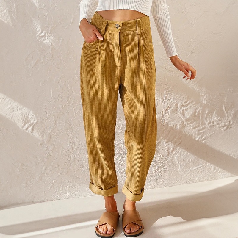 Women's classic vintage relaxed fit trousers in a comfortable fabric, perfect for casual everyday wear.