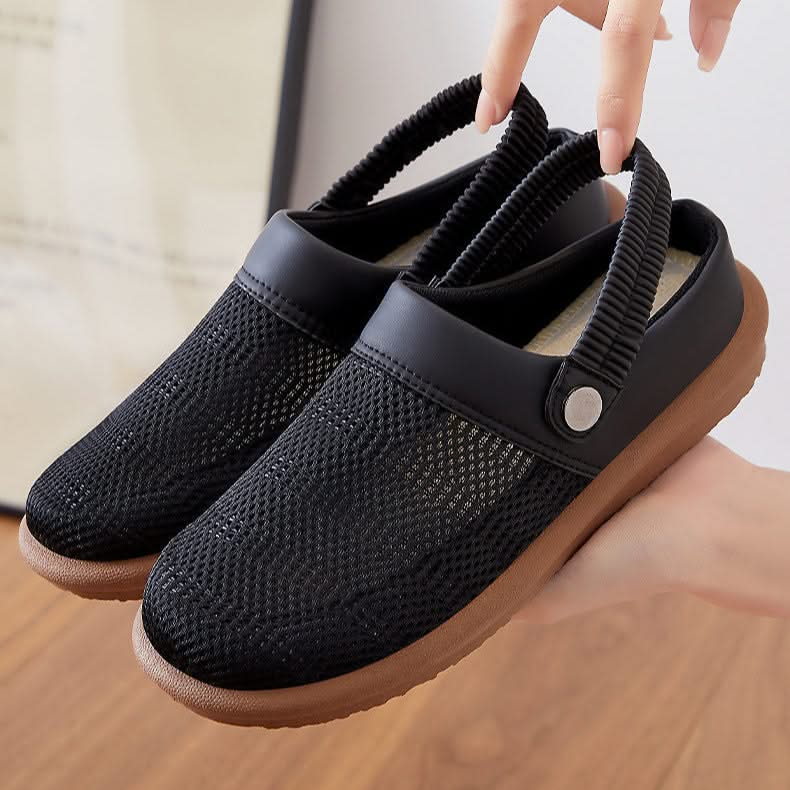 Lightweight Cloudra women's breathable clogs, designed for ultimate comfort and easy slip-on wear.