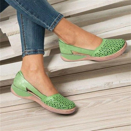 Women's comfortable ballet flats designed for bunion relief & wide fit, ensuring all-day foot health & style.
