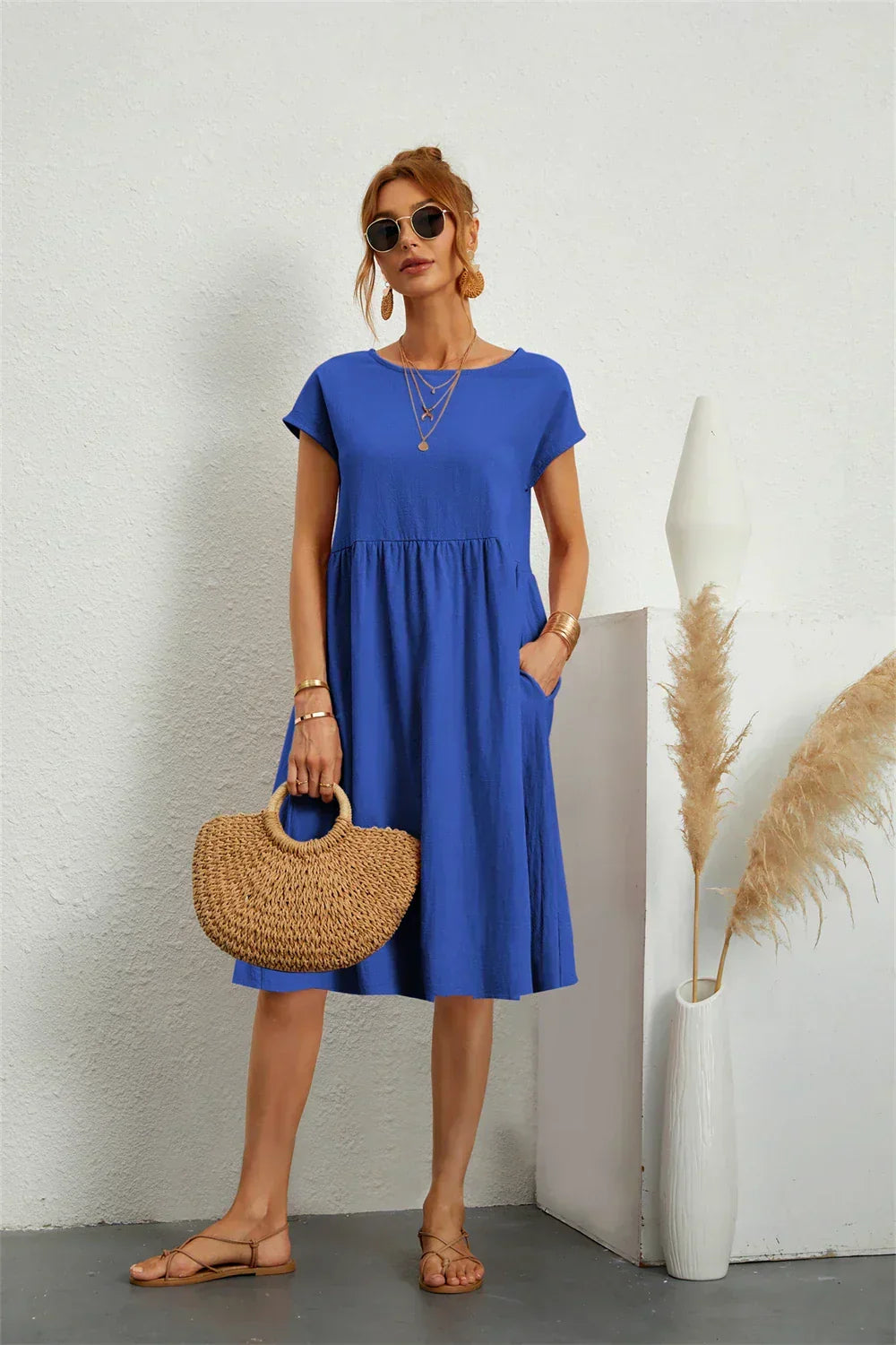 Effortless women's everyday casual dress with practical pockets, offering ultimate comfort and style.