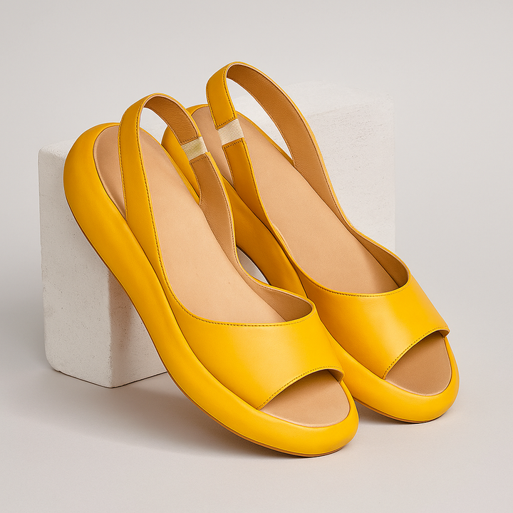 Women's casual flat sandals, lightweight & comfortable, perfect for everyday summer style.
