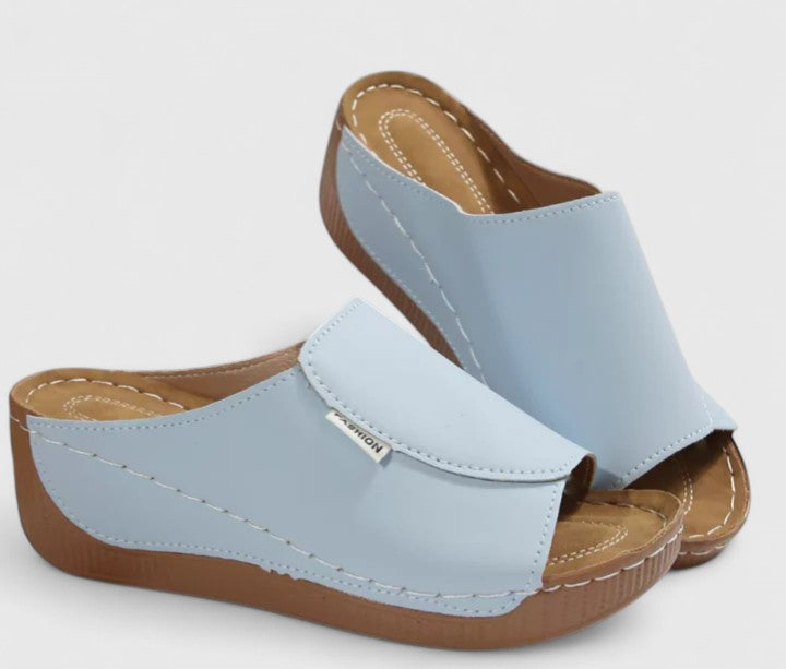 Ultimate comfort women's summer sandals, perfect for stylish everyday wear, beach trips & travel. Open-toe footwear.