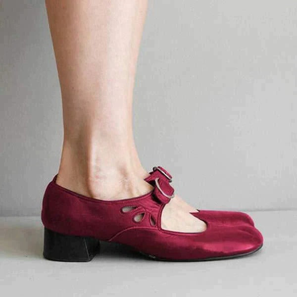 Casual women's arch support sandals for summer, offering foot health benefits and all-day comfort.