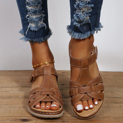 Comfortable women's Velcro sandals, orthopedic design for excellent foot support, ideal casual summer footwear.