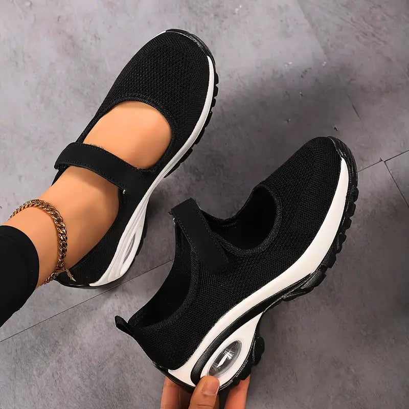 Close-up of the arch support feature in women's orthopedic walking shoes, ensuring maximum comfort.