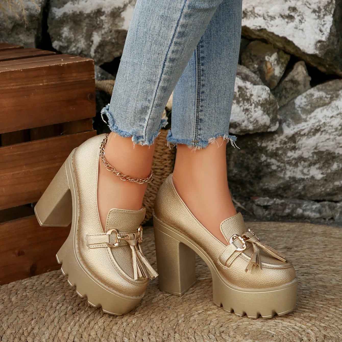 Versatile women's comfort platform loafers, suitable as dress shoes or everyday casual wear.