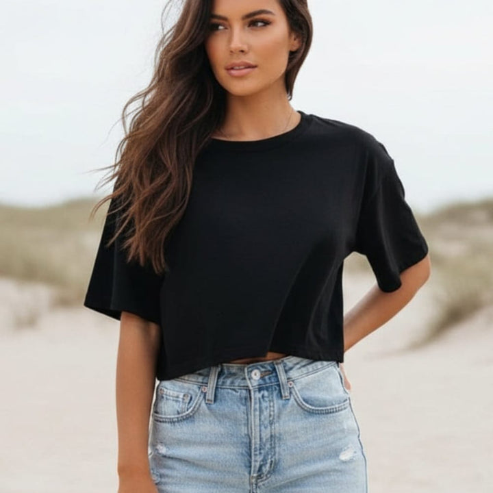 Trendy women's basic short sleeve crop top. Versatile and comfortable t-shirt, perfect for summer casual wear.