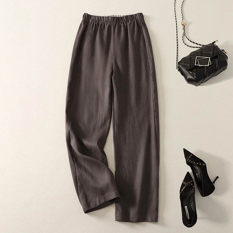 Effortless women's straight leg trousers with a relaxed fit. Comfortable everyday pants for all seasons.