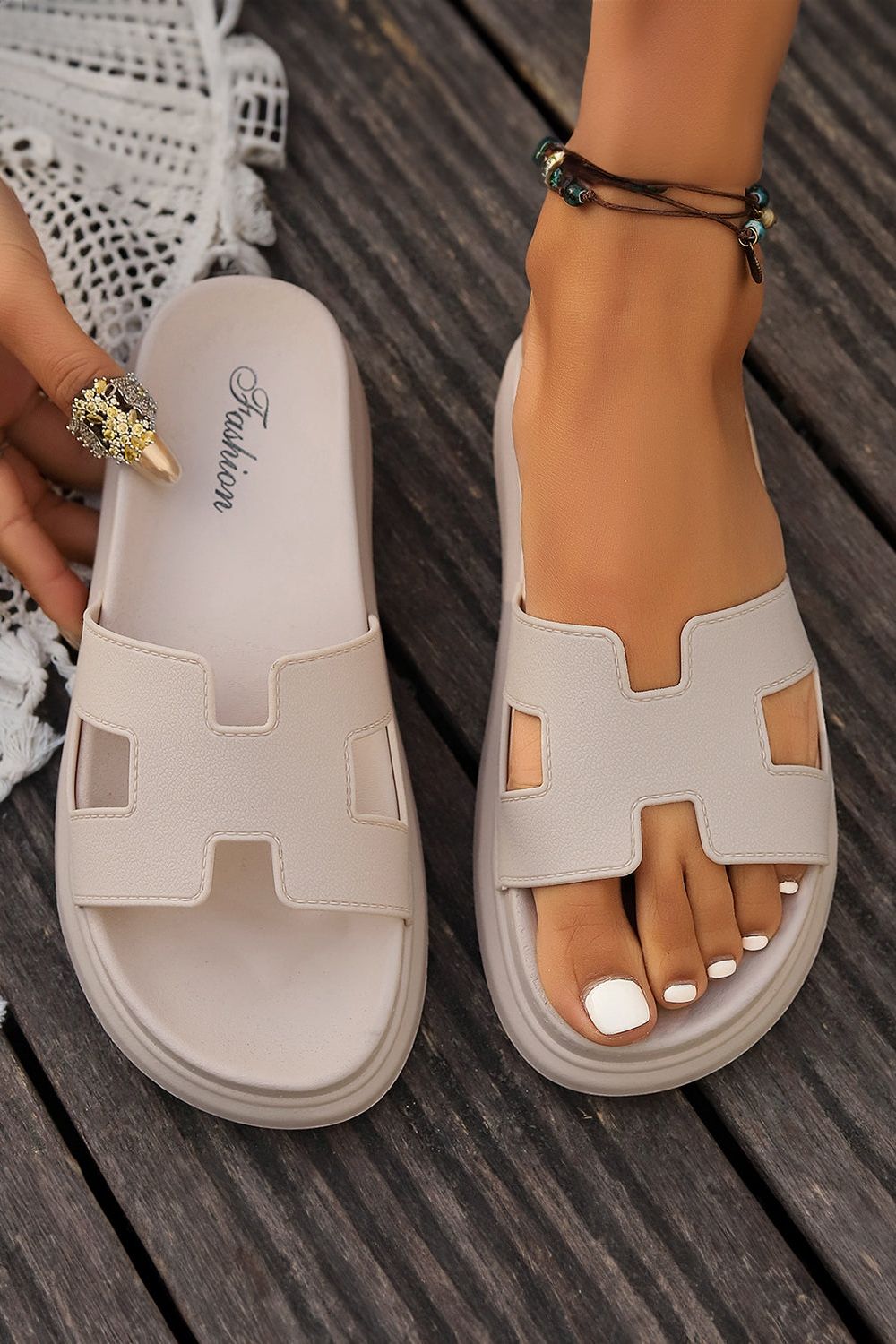 Durable women's comfortable sandals, strappy and open-toe, ideal for summer casual style. Slip-on convenience.