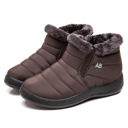 Brand new women's comfortable winter boots, ready for cozy everyday adventures and stylish travel.