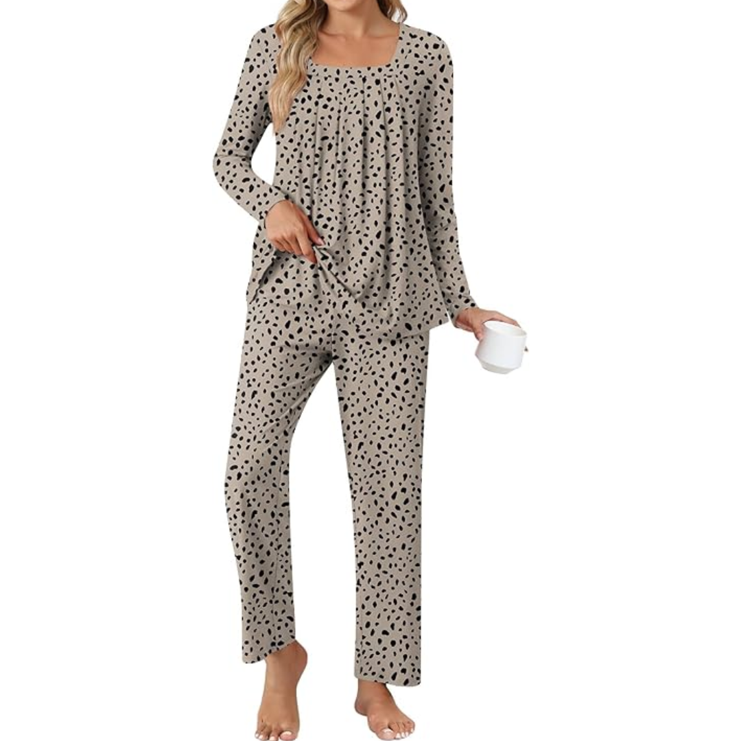 Women's breathable soft fabric 2-piece pajama set. Comfy casual wear with handy pockets.